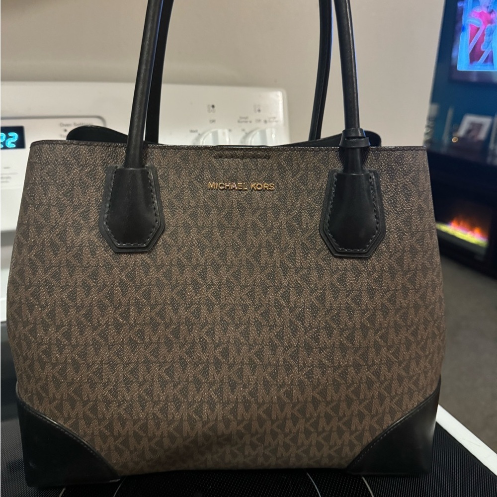 Micheal Kors purse